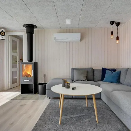 Holiday home Arnetta - 1-5km From The Sea In Western Jutland By Interhome